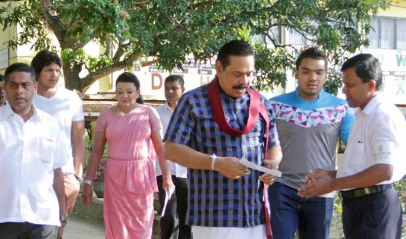 HE Rajapaksa at DA  Rajapaksa Vidyalaya