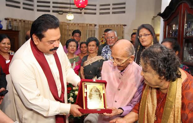 President greets Dr. Lester James Peiris 3