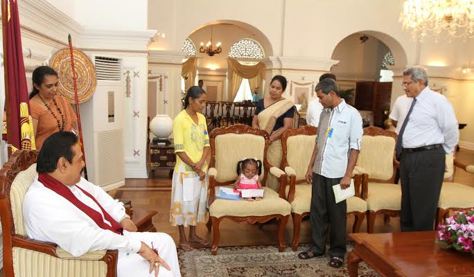 President having free chat with Soubhagya Devumini 