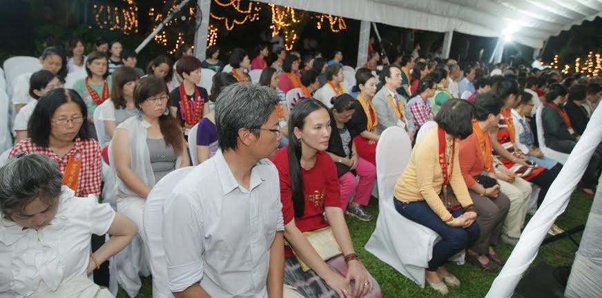 Foreign Buddhist delegation calls on Presiden3