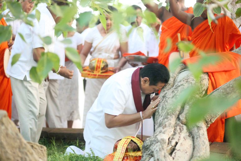 HE MAHINDA RAJAPAKSA SRIMAHA BOODIYA 1