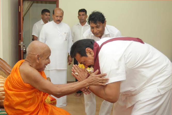 President observes religious rites at the Tooth Relics 2