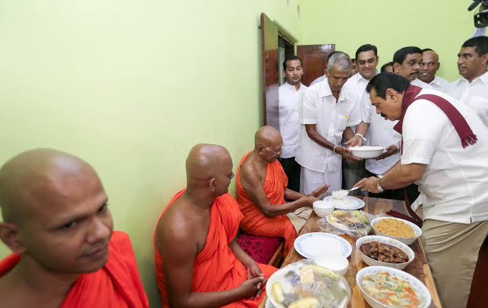 President Visits Ven. Galtamwatte Chandrajothi Thero 