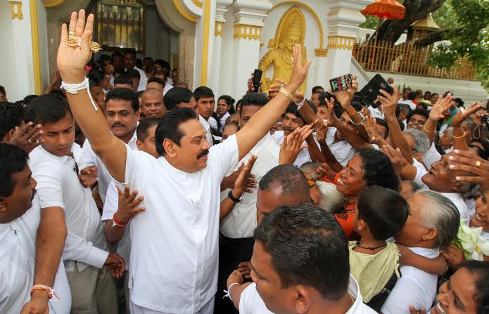 President Worships the Historic Jaya Sri Maha Bodhiya 2