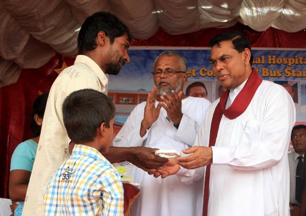 MP BR POONAHARI BUS STAND 3