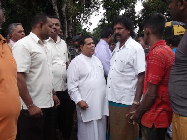 koslanda earthslip minister nimal visit 1