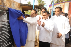 දේශපාලනය ගැන උවමනාවක් තියෙන අය හිටියොත් හෙට දවසේ පාර්ලිමේන්තුව බැබලේවි