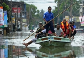 ආපදාවන්ට ලක්වූ ප්‍රදේශවලට ත්‍රිවිධ හමුදා,පොලිස් සහ සහන කණ්ඩායම් වල සහය.