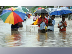 ගම්පහ දිස්ත්‍රික්කයේ ආපදාවට පත් පවුල් වලට සහන සැලසේ