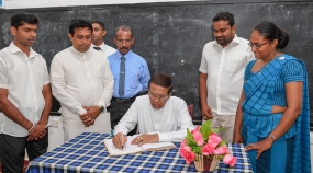 ඇලහැර රදවිගෙඔය කණිෂ්ඨ විද්‍යාලයේ නවීකරණය කෙරුණු පන්තිකාමර ගොඩනැගිලි ජනපති අතින් සිසු අයිතියට ...