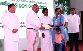 ගිනි පොලියට වැට බඳින නව ක්ෂුද්‍ර මූල්‍ය පනත සූදානම් - මුදල් හා ජනමාධ්‍ය අමාත්‍ය