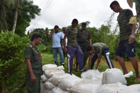 යුද්ධ හමුදා භට පිරිස් 1000 කට අධික පිරිසක් හදිසි ආපදා සහන සේවා සලසයි