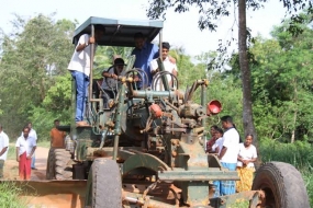 &quot; එක ගමකට එක වැඩක්&quot;  වැඩසටහනින් මැදවච්චිය අතුරු මාර්ග පිළිසකර කෙරේ