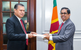 රාජ්‍ය පරිපාලන ස්වදේශ කටයුතු පළාත් සභා පළාත් පාලන සහ කම්කරු අමාත්‍යාංශයේ නව ලේකම්වරයා ලෙස එස්. ආලෝක බණ්ඩාර මහතා පත් කෙරේ