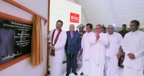 RIU රිසෝර්ට් අහුන්ගල්ල සඳහා මුල් ගල තැබේ