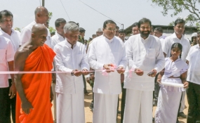 දීඝවාපිය පරිවාර චෛත්‍ය මහා විහාරයේ  පිවිසුම් පාලම විවෘත කෙරේ