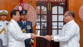 නව අමාත්‍යවරු දෙදෙනෙක් සහ රාජ්‍ය අමාත්‍යවරයෙක් ජනපති ඉදිරියේ දිවුරුම් දෙති