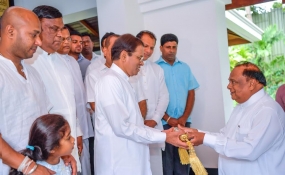 අලූත් අවුරුදු නැකැත් සීට්ටුව ජනපතිට පිළිගැන්වේ.....