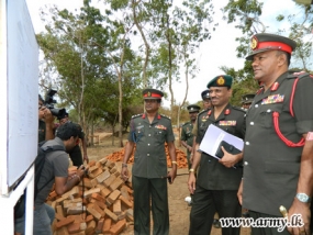 යුද හමුදා ඉදිකිරීම් නැරඹීම සඳහා යුද හමුදාපති වන්නියේ සංචාරයක