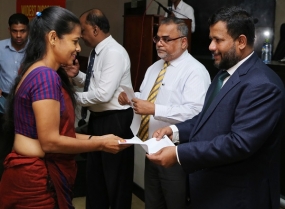 පොදු ජනතාවගේ සුමිතුරු ලංකා සතොස  සවිමත්ව ගොඩනගන්නේ ඔබගේ කැපවීමයි - කර්මාන්ත හා වාණිජ කටයුතු අමාත්‍ය