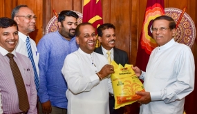 “PMB Rice” පළමු ඇසුරුම ජනපතිට පිළිගන්වයි.