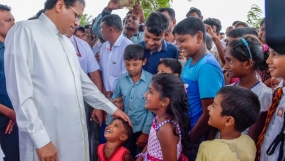 දේශීය පළතුරු ගොවියා රැක ගැනීම වෙනුවෙන් ආනයනික පළතුරු සඳහා බදු ඉහළට. – ජනපති