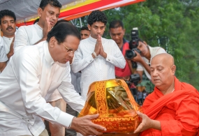 මාතෘ භූමිය වෙනුවෙන් තීන්දු තීරණ ගනිමින් නිර්භීතව කටයුතු කරන ජනපතිට සියලු මහා සංඝරත්නයේ ආශිර්වාදය හිමිවෙනවා