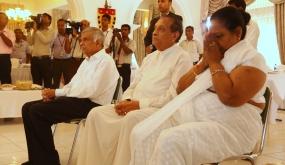 සෝභිත නාහිමි වෙනුවෙන් පිං පැමිණවීම උදෙසා කථානායක පිරිනමන ලද සංඝගත දක්ෂිණාව