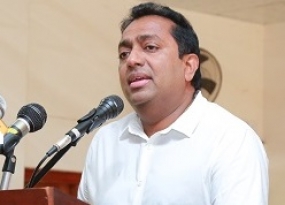 ‘ගුරුවරුන්ගේ වැටුප් ගැටලු විසඳීමට අධ්‍යාපන අමාත්‍යාංශයෙන් යෝජනාවක් සකසන්න- අධ්‍යාපන ඇමැති