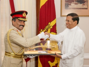 නව යුද හමුදාපති සහ හිටපු යුද හමුදාපති ජනපති හමු වෙති