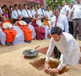 නිකවැරටිය ජයන්ති මධ්‍ය මහා විද්‍යාලයේ සිව් මහල් ගොඩනැගිල්ලට මුල් ගල් තැබේ