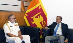 නාවික හමුදාධිපති ආරක්ෂක ලේකම් හමුවෙයි