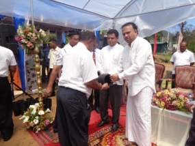 නුවරඑළිය මල් වගාකරුවන් නංවාලීමේ වැඩසටහනක්