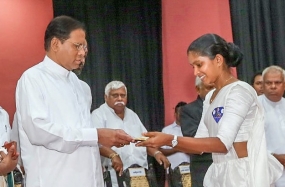 මිණි කිරුළ ශිෂ්‍යත්ව ප්‍රදානය කෙරේ