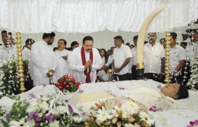 රෙබෙකා නිර්මලී දේහයට ජනපති අවසන් ගෞරව දක්වයි