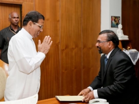 මහවැලි සංවර්ධන හා පරිසර අමාත්‍යංශයේ ආයතනවල නව නිලධාරීන් ජනපති අතින් පත්වීම් ලබති