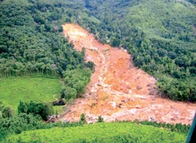 දිස්ත්‍රික් පහකට නායයෑම් අවදානම තවදුරටත්