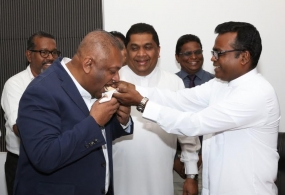 හිටපු ජනමාධ්‍ය නියෝජ්‍ය ඇමතිට සුබ උපන් දිනයක්