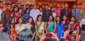 ජනපති සහ පිලිපීනයේ වෙසෙන ශ්‍රී ලාංකිකයන් අතර හමුවක් ...