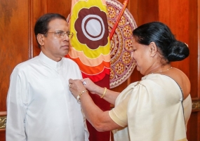 2018 ජාතික රණවිරු මාසය ප්‍රකාශයට පත් කරමින් පළමු සමරු කොඩිය ජනපතිට පළදවයි