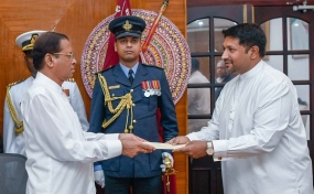 ජනමාධ්‍ය කැබිනට් නොවන අමාත්‍යවරයා ලෙස රුවන් විජේවර්ධන මහතා ජනපති ඉදිරියේ දිවුරුම් දෙයි