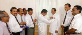 ජගත් තරුණ නිපුණතා දිනයේ ප්‍රථම කොඩිය ජනපතිට