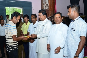 ඇල්පිටියේ ආපදාවට පත්වූවන්ට ආධාර