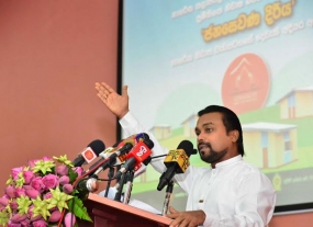 පාරේ යන කෙනෙක් ගෙන් අසන තරමට විපක්ෂයේ පොදු අපේක්ෂකයා පොදු වී තියෙනවා