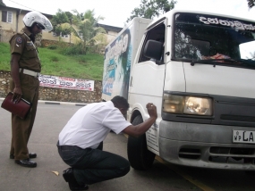 බදුල්ල නගරයේ රථවාහන පරීක්ෂා කිරීමේ මෙහෙයුමක්