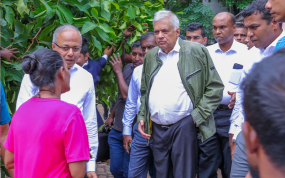 ආපදා තත්ත්වයෙන් විපතට පත් ජනතාවගේ සුව දුක් විමසීමට ජනපති කොළොන්නාව, කැලණිය සහ අඹතලේ ප්‍රදේශවල නිරීක්ෂණ චාරිකාවක