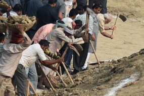 පිරිසිදු ඉන්දියාවක් බිහි කිරීමේ වැඩසටහනට මෝදී එක් වේ