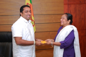 මහාචාර්ය එදිරිවීර සරත්චන්ද්‍ර සූරීන්ගේ නාට්‍යක් උසස් පෙළට එයි