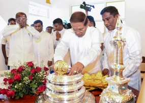 ජාතීන් වශයෙන් බෙදී වෙන් වී ත‍්‍රස්තවාදීන්ගේ අරමුණු ඉටුකර ගැනිමට ඉඩ නොතබන ලෙස ජනපති සියලුදෙනාගෙන් ඉල්ලයි.