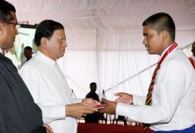 මාලඹේ ආදර්ශ පිරිමි විද්‍යාලයේ වාර්ෂික ත්‍යාග ප්‍රදානය කෙරේ